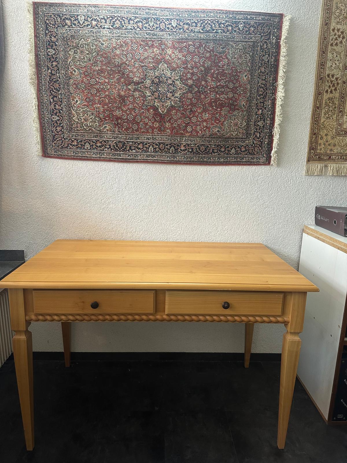 Schreibtisch Biedermeier.