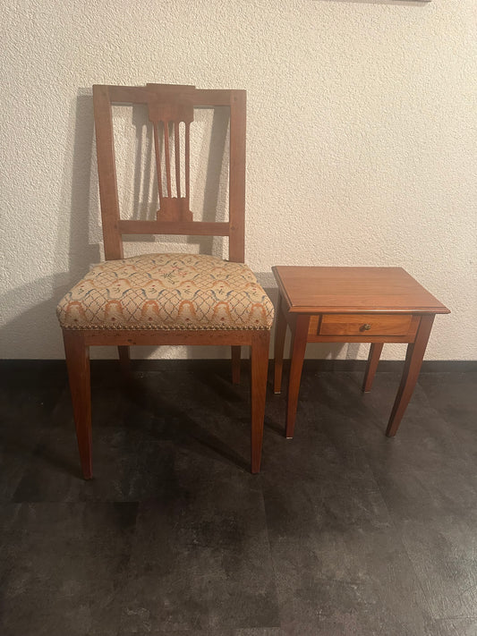 Antike Stuhl